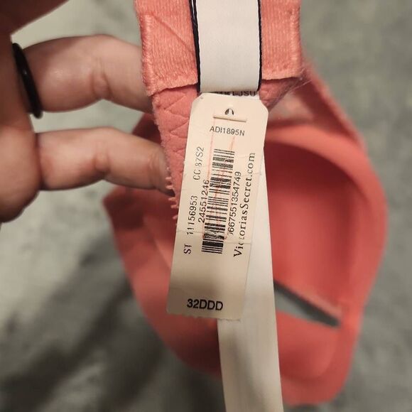 NWT Victoria’s Secret Incredible Pink Plunge Lace Overlay Bra 32DDD - Picture 5 of 5